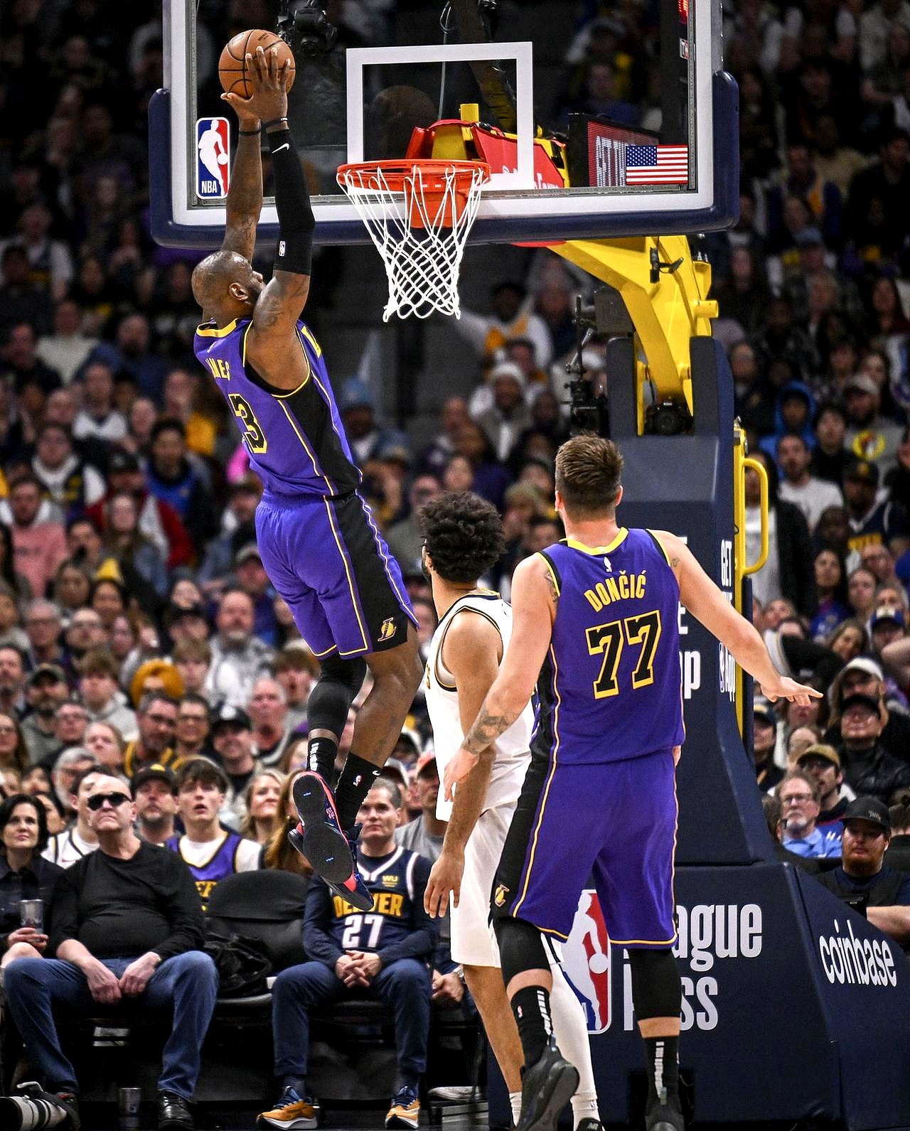 开云体育平台浓眉哥重要时刻重要助攻，SKT带队取胜！气势如虹延续(谜境瞳声双人游戏攻略)